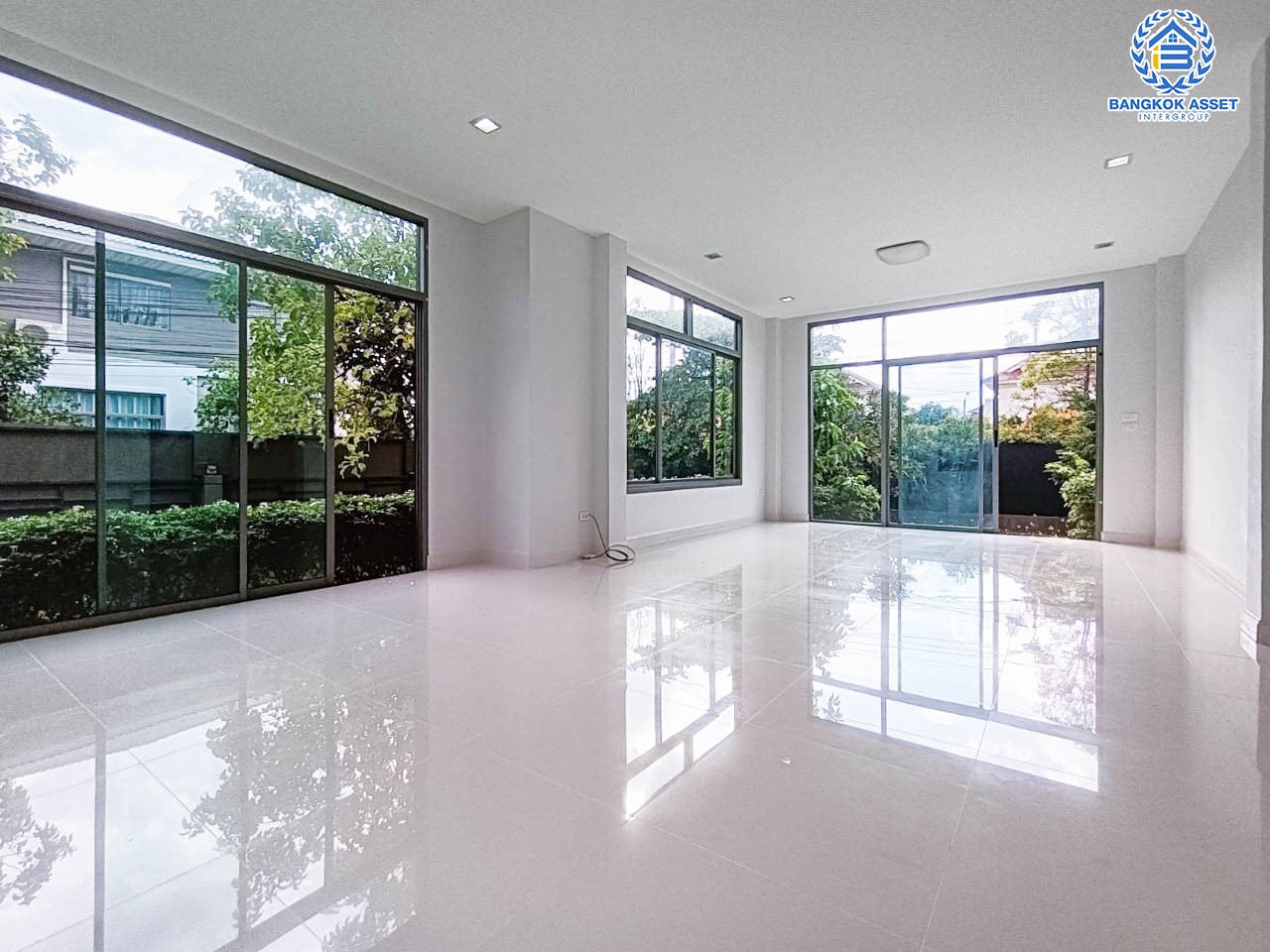 *****บ้านเดี่ยวมือสองนนทบุรี ม.เพอร์เฟคเพลส ราชพฤกษ์ บ้านดีไซน์ทันสมัย หลังมุม หน้าบ้านไม่ชนใคร เนื้อที่กว้าง 85 ตร.ว. ฟังก์ชัน 4 ห้องนอน 3 ห้องน้ำ 2 ที่จอดรถ พร้อมพื้นที่ใช้สอยกว่า 205 ตร.ม. กับทำเลโซนเมือง ที่เชื่อมต่อหลากหลายเส้นทาง หน้าโครงการติดถ.ราชพฤกษ์ ใกล้รถไฟฟ้าสถานี "บางรักน้อยท่าอิฐ"